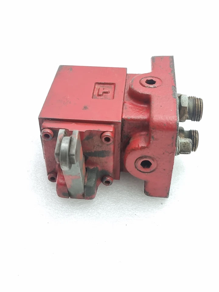 ONE PCS YUKEN DCG-01-2B2-40 DIRECTIONAL VALVE